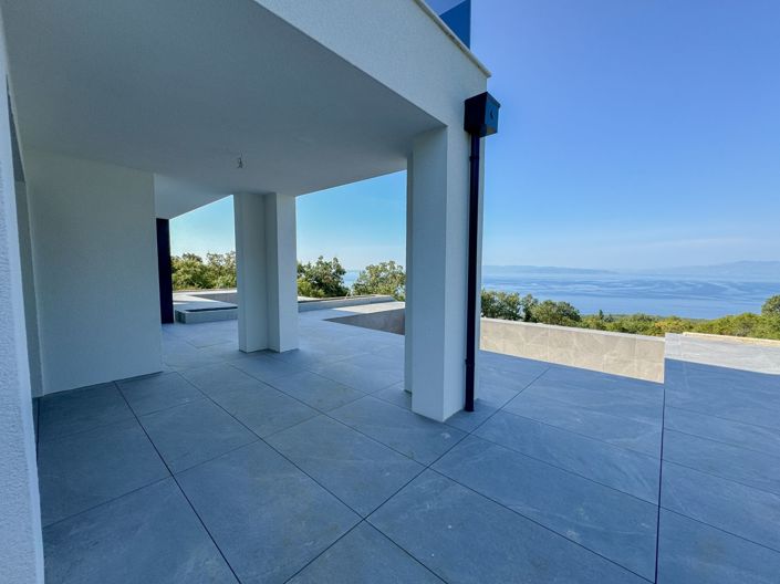 Image No.11-4 Bed Property for sale