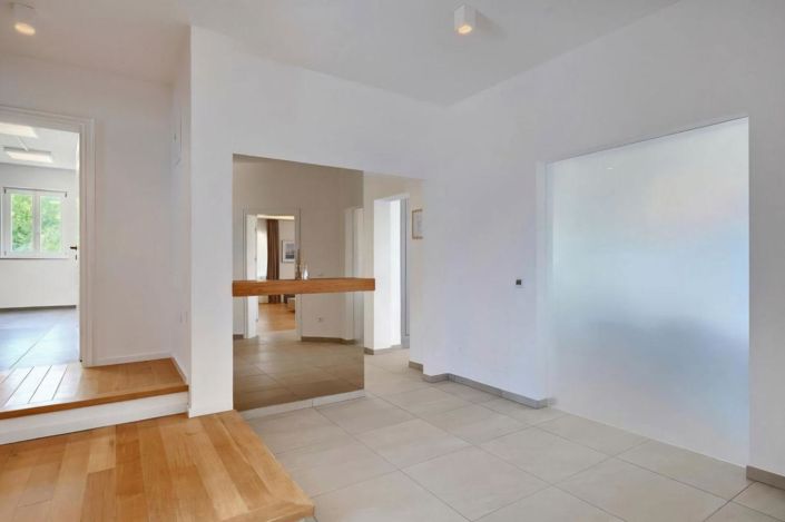 Image No.21-4 Bed Property for sale