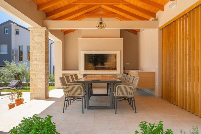 Image No.7-4 Bed Property for sale