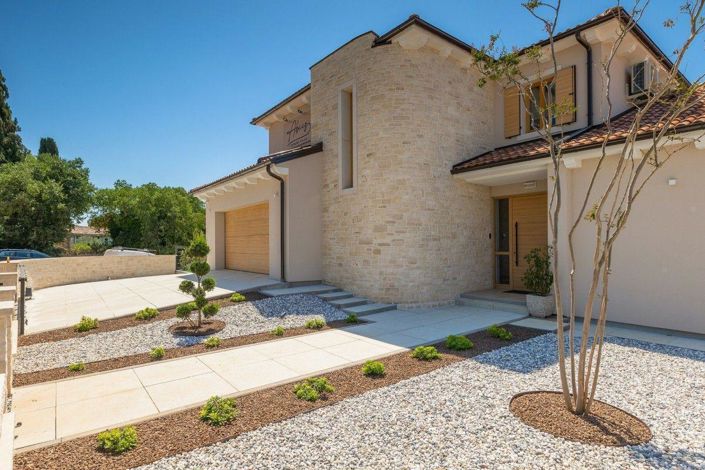 Image No.9-4 Bed Property for sale