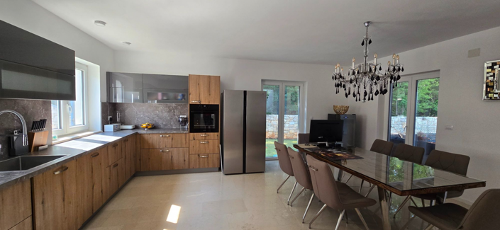 Image No.13-4 Bed Property for sale