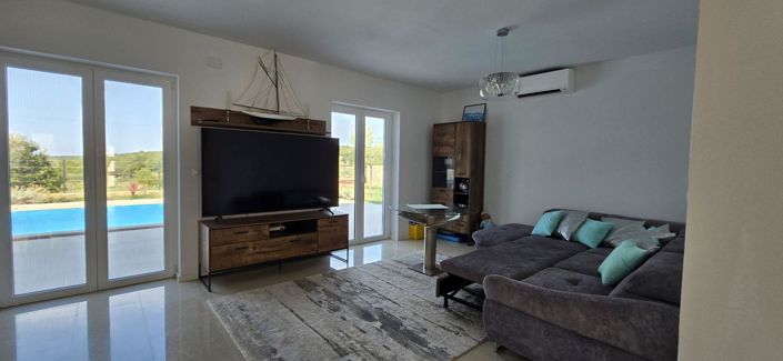 Image No.18-4 Bed Property for sale