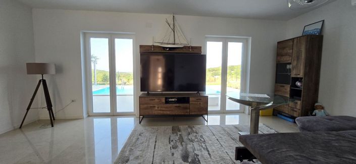 Image No.19-4 Bed Property for sale