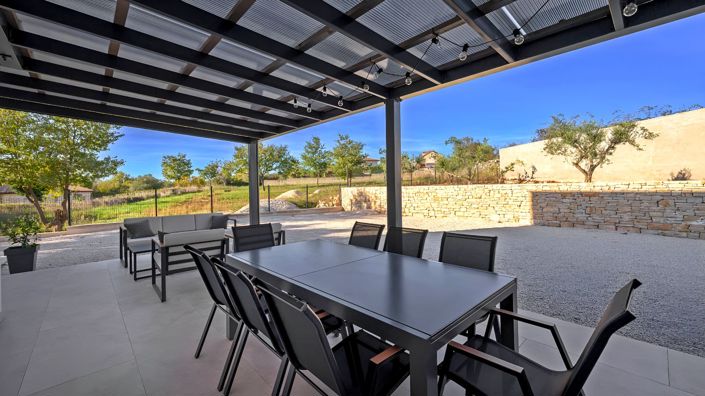 Image No.11-4 Bed Property for sale