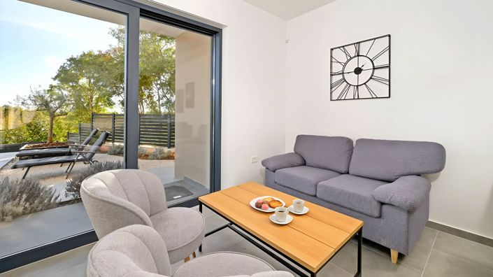 Image No.17-4 Bed Property for sale