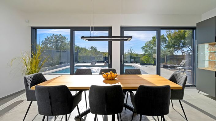 Image No.18-4 Bed Property for sale