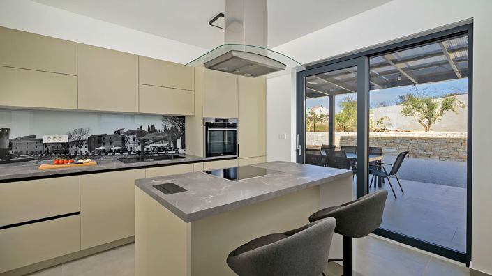 Image No.21-4 Bed Property for sale