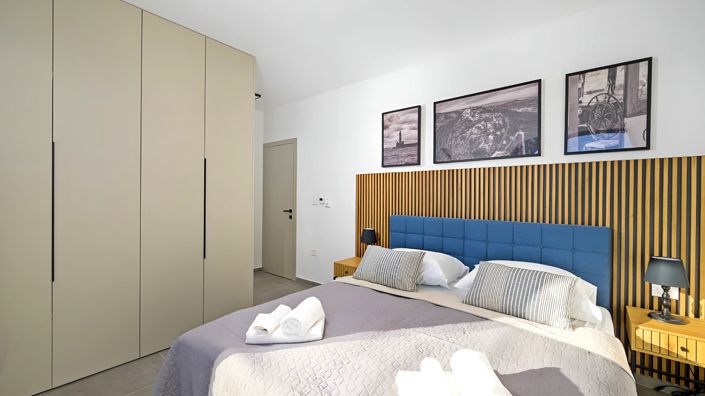 Image No.24-4 Bed Property for sale