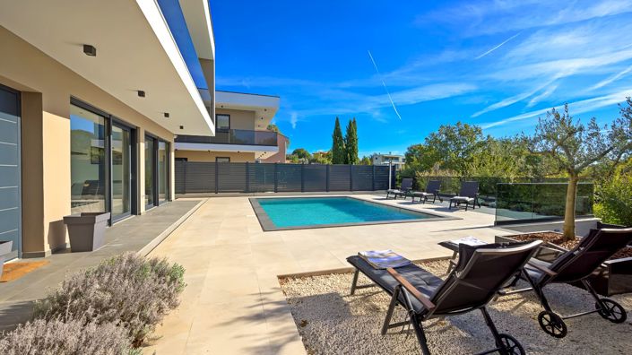 Image No.3-4 Bed Property for sale