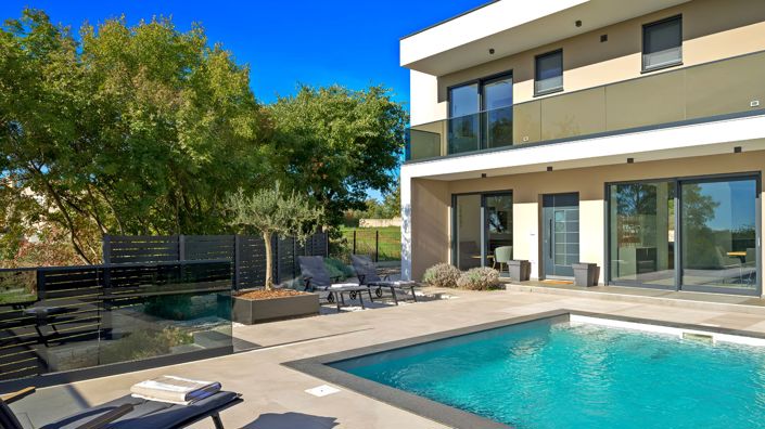 Image No.5-4 Bed Property for sale