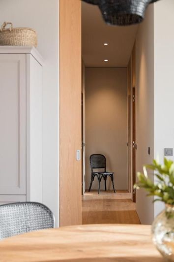 Image No.10-2 Bed Property for sale