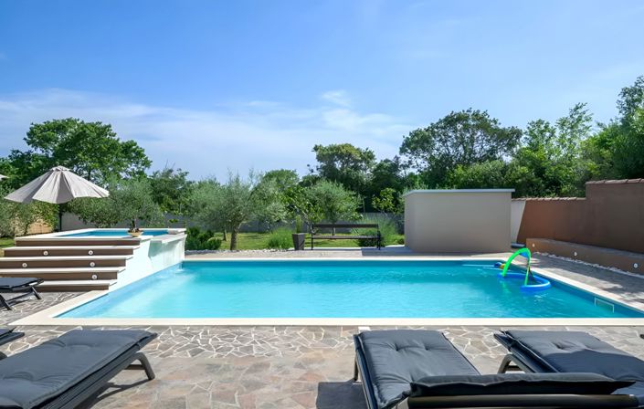 Image No.11-4 Bed Property for sale
