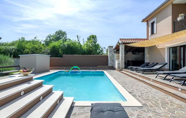 Image No.15-4 Bed Property for sale
