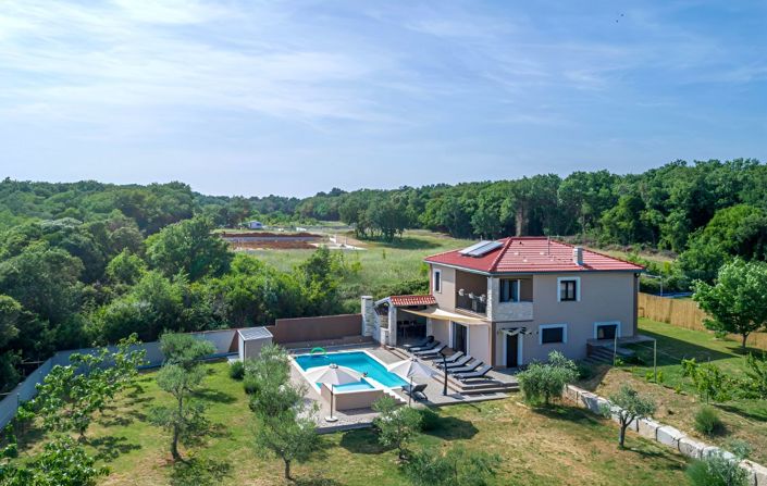 Image No.2-4 Bed Property for sale