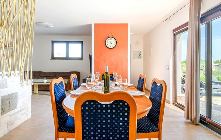 Image No.22-4 Bed Property for sale