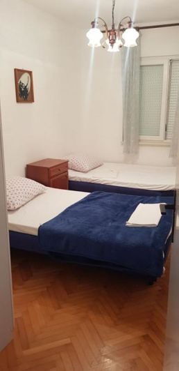 Image No.12-6 Bed Property for sale