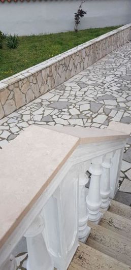 Image No.23-6 Bed Property for sale