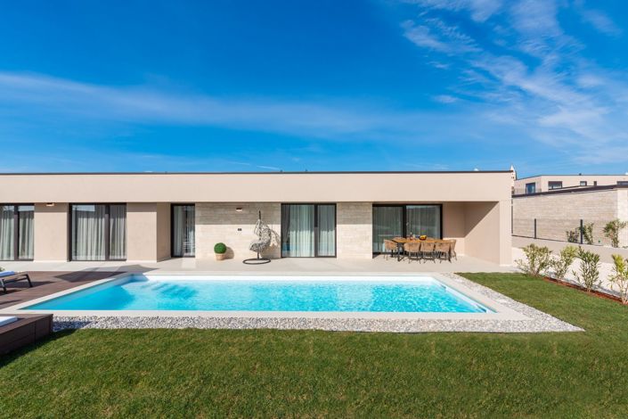 Image No.13-3 Bed Property for sale