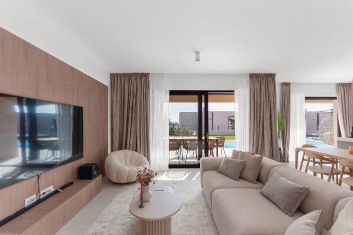 Image No.20-3 Bed Property for sale