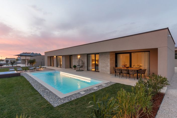 Image No.4-3 Bed Property for sale