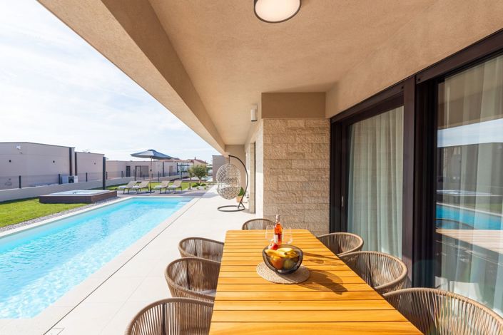 Image No.9-3 Bed Property for sale