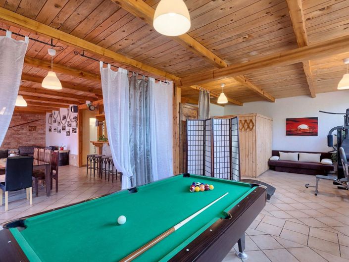 Image No.15-5 Bed Property for sale