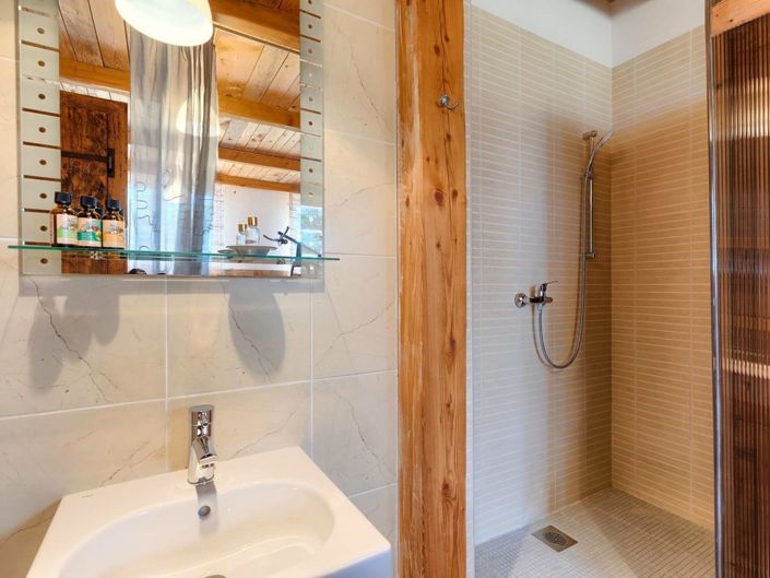 Image No.2-Propriété de 5 chambres à vendre à Buje