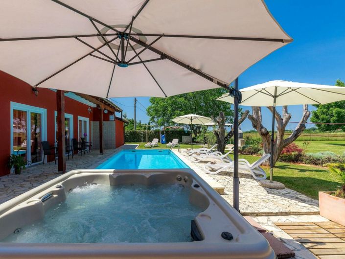 Image No.4-Propriété de 5 chambres à vendre à Buje