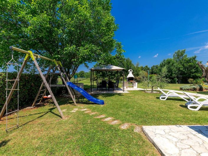 Image No.9-Propriété de 5 chambres à vendre à Buje