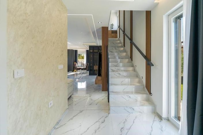 Image No.15-3 Bed Property for sale