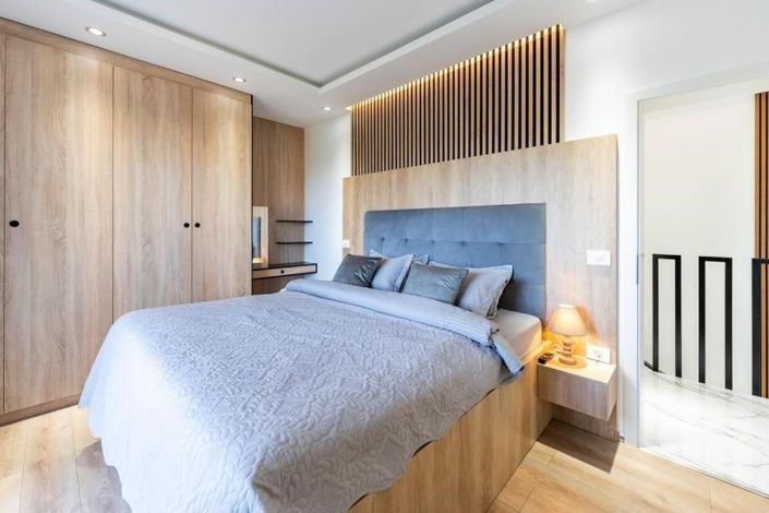 Image No.22-3 Bed Property for sale