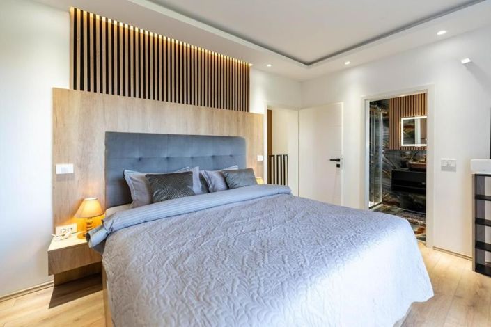 Image No.24-3 Bed Property for sale