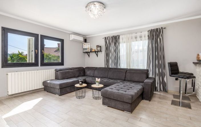 Image No.10-4 Bed Property for sale