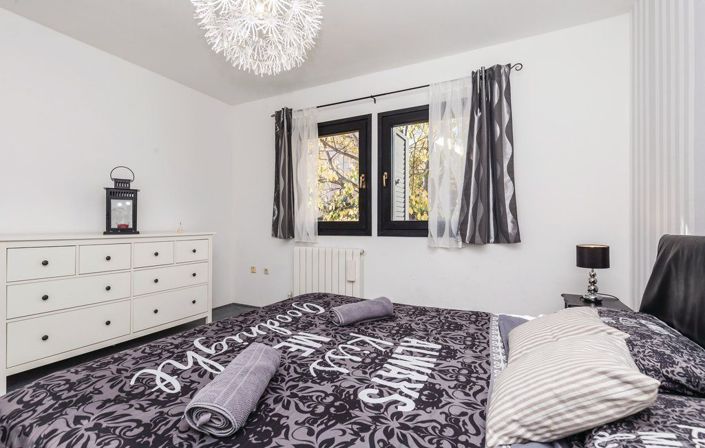 Image No.21-4 Bed Property for sale