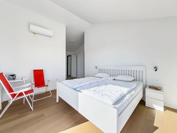 Image No.20-3 Bed Property for sale