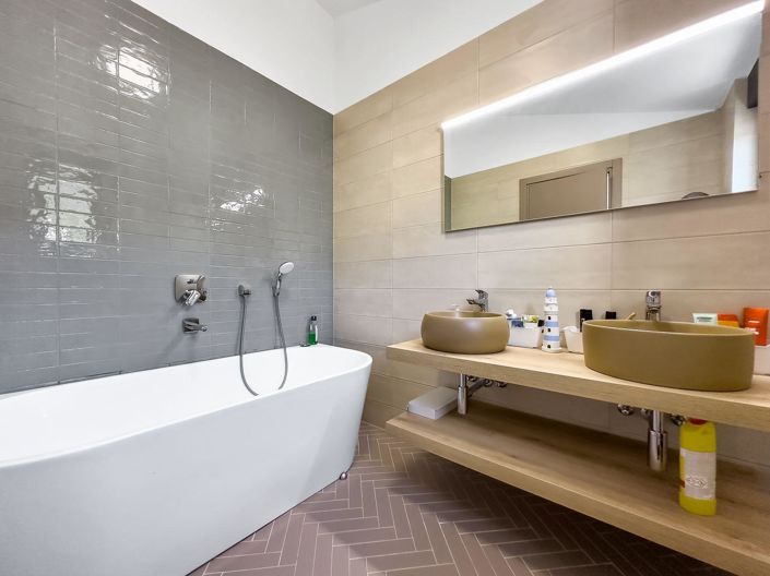 Image No.21-3 Bed Property for sale