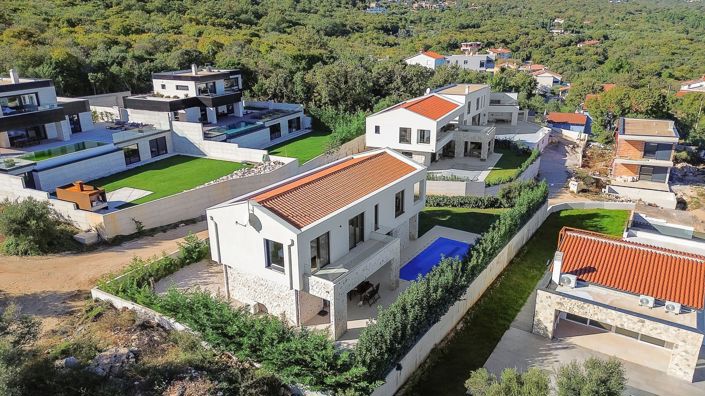 Image No.5-3 Bed Property for sale