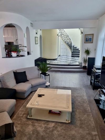 Image No.8-4 Bed Property for sale