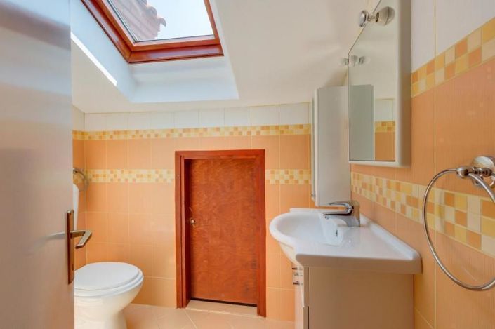 Image No.23-16 Bed Property for sale