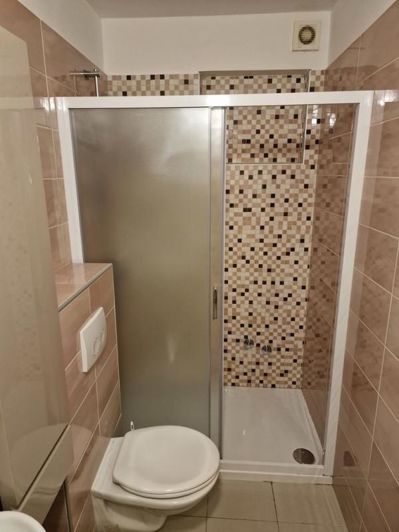 Image No.6-16 Bed Property for sale