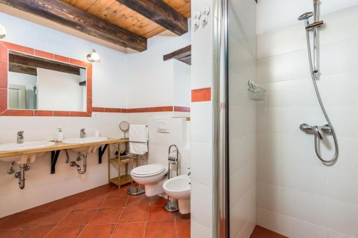 Image No.20-3 Bed Property for sale