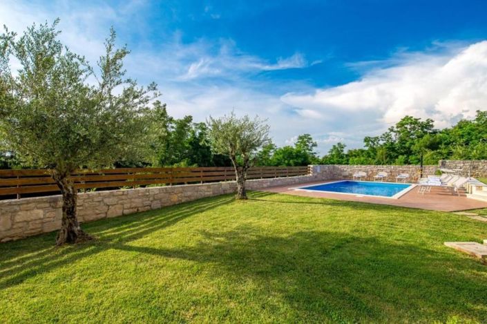 Image No.9-3 Bed Property for sale