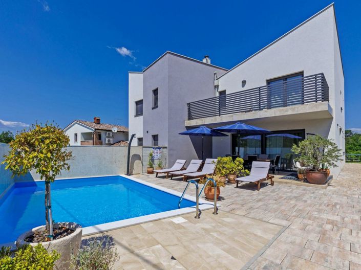 Image No.1-3 Bed Property for sale