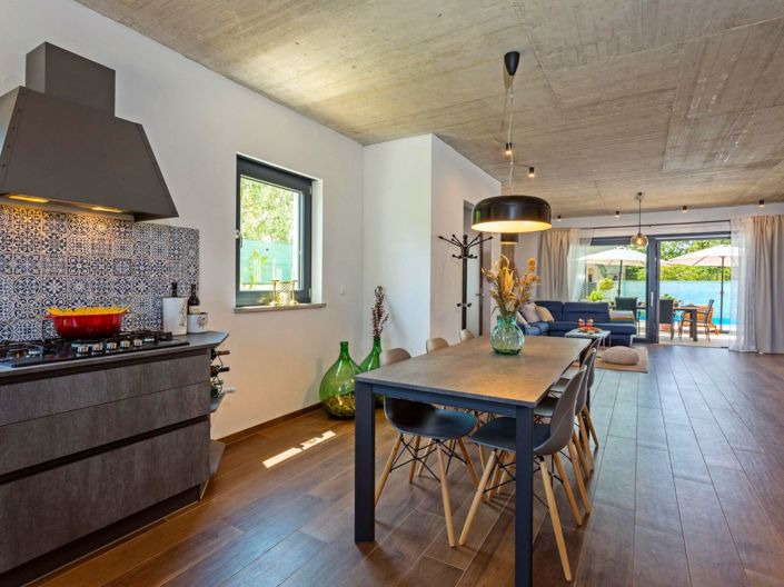 Image No.11-3 Bed Property for sale