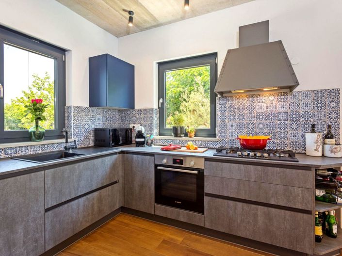 Image No.13-3 Bed Property for sale