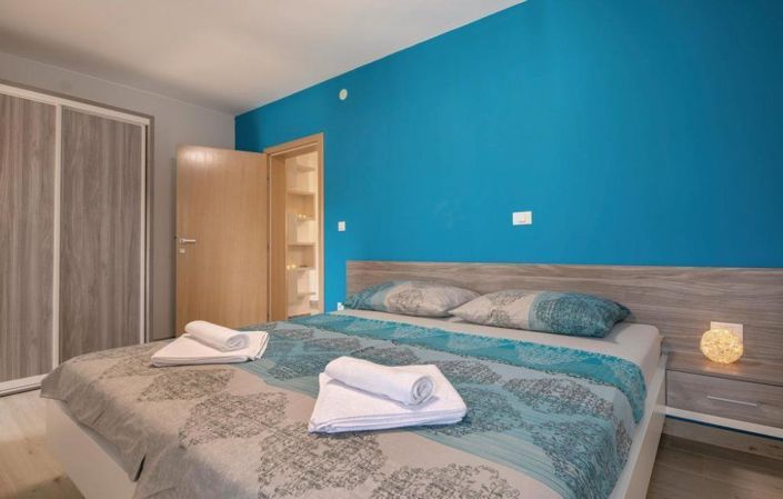 Image No.21-10 Bed Property for sale