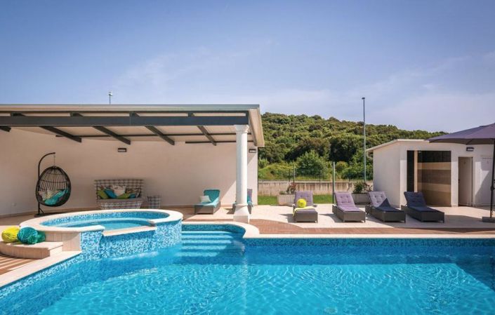 Image No.4-10 Bed Property for sale