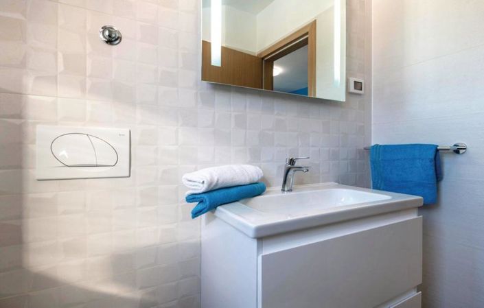 Image No.9-10 Bed Property for sale