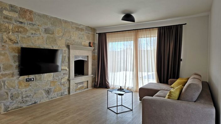 Image No.12-2 Bed Property for sale