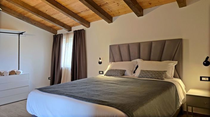 Image No.24-2 Bed Property for sale